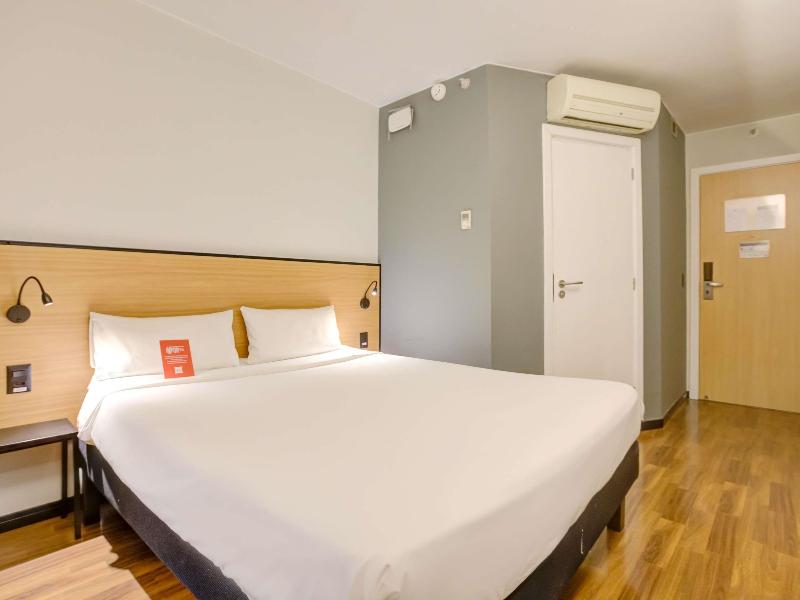 ibis Vitoria Praia de Camburi image