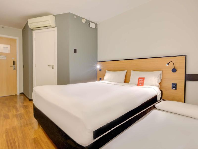 ibis Vitoria Praia de Camburi image