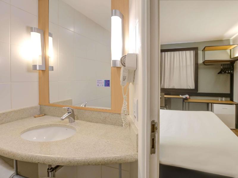 ibis Vitoria Praia de Camburi image