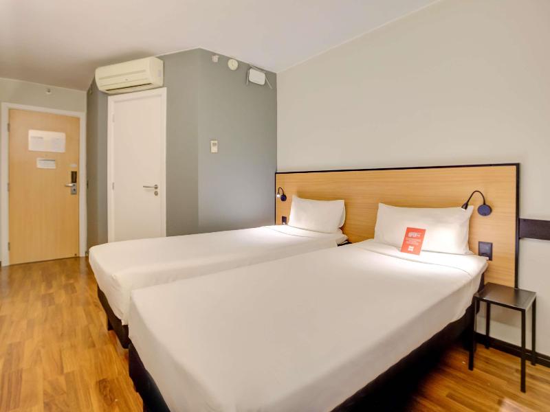 ibis Vitoria Praia de Camburi image