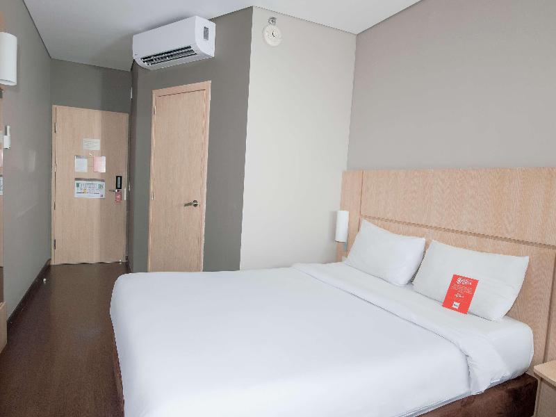 ibis Medellin image