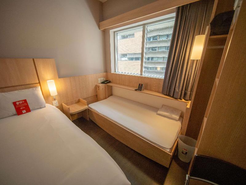 ibis Medellin image