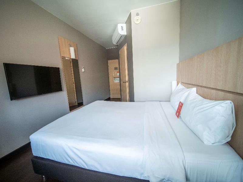 ibis Medellin image