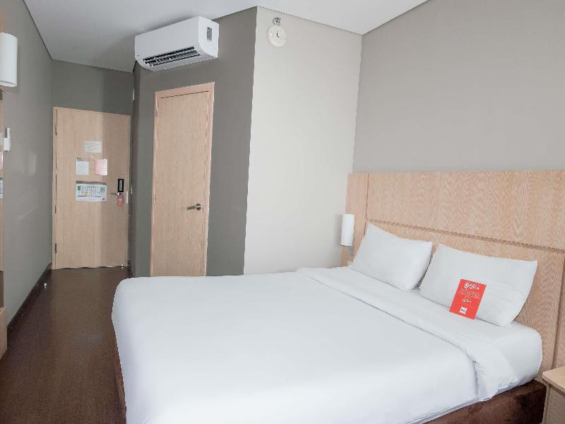 ibis Medellin image