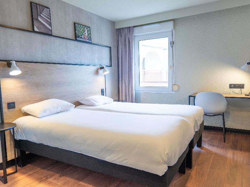 ibis Agen Centre image