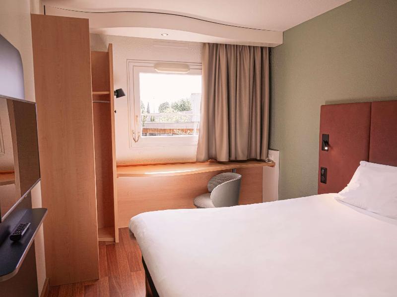 ibis Aix-en-Provence image