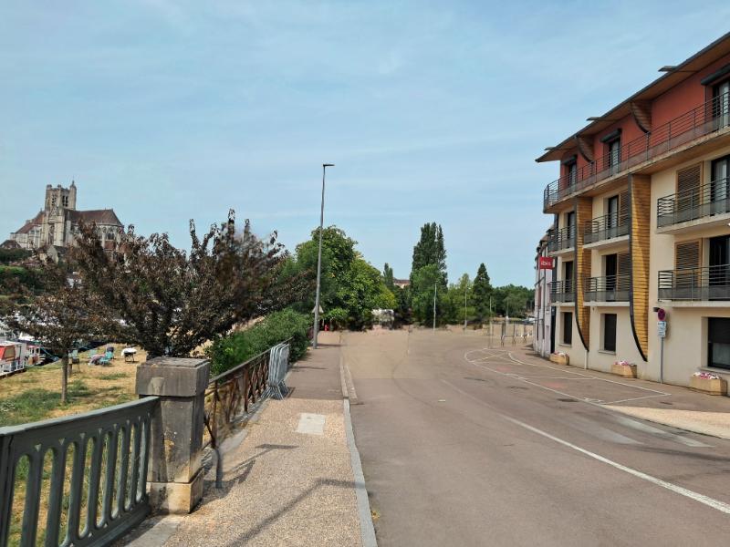 Ibis Auxerre Centre — exterior view