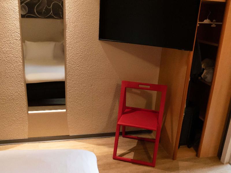 ibis Narbonne image