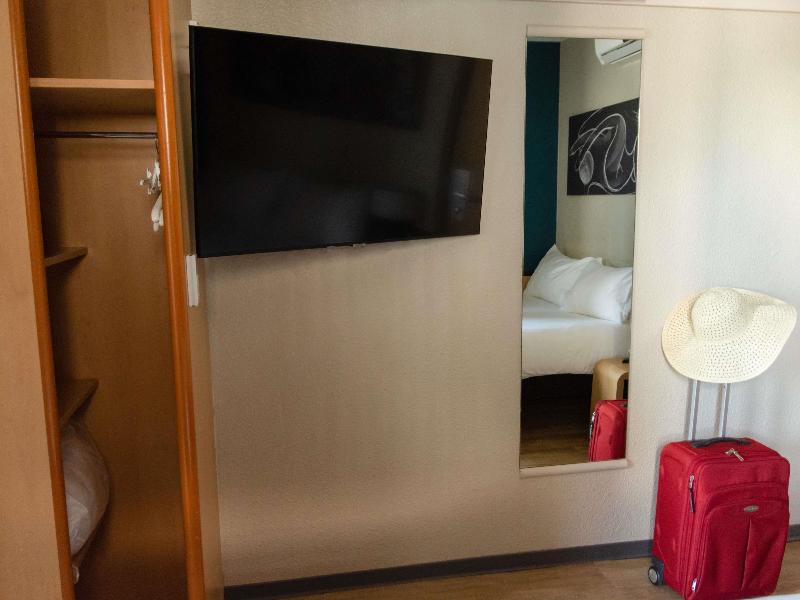 ibis Narbonne image