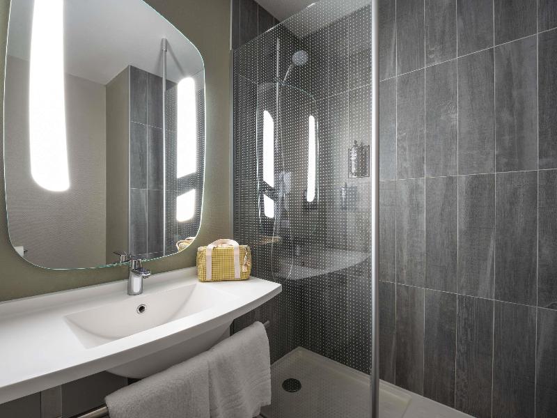 ibis Falaise Coeur de Normandie image
