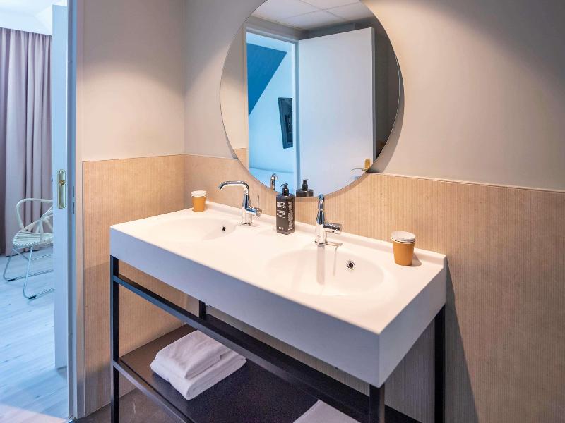 Ibis Styles Deauville Villers Plage image