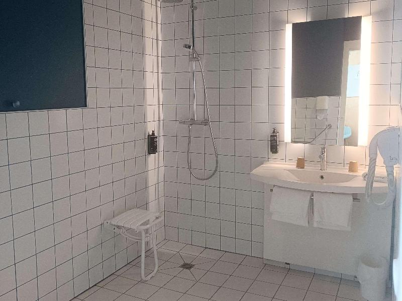 Ibis Styles Deauville Villers Plage image