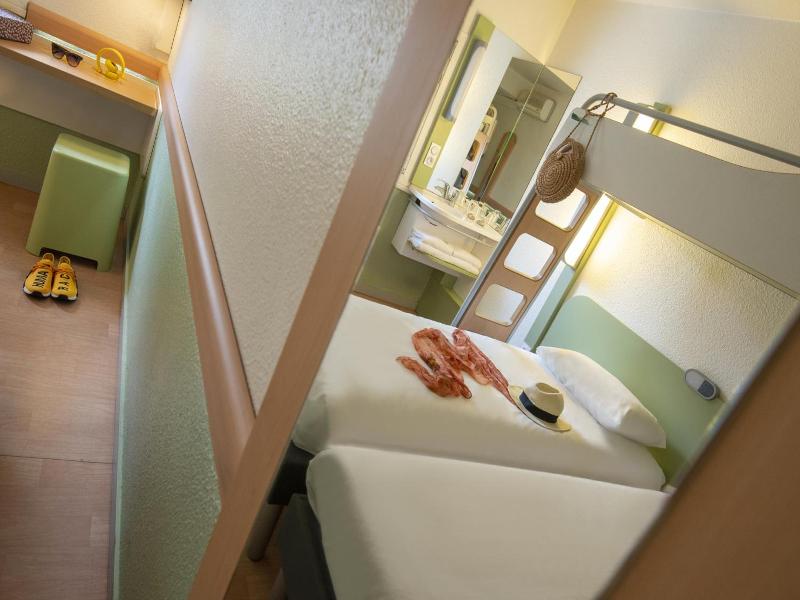 ibis budget Antibes Sophia Antipolis image