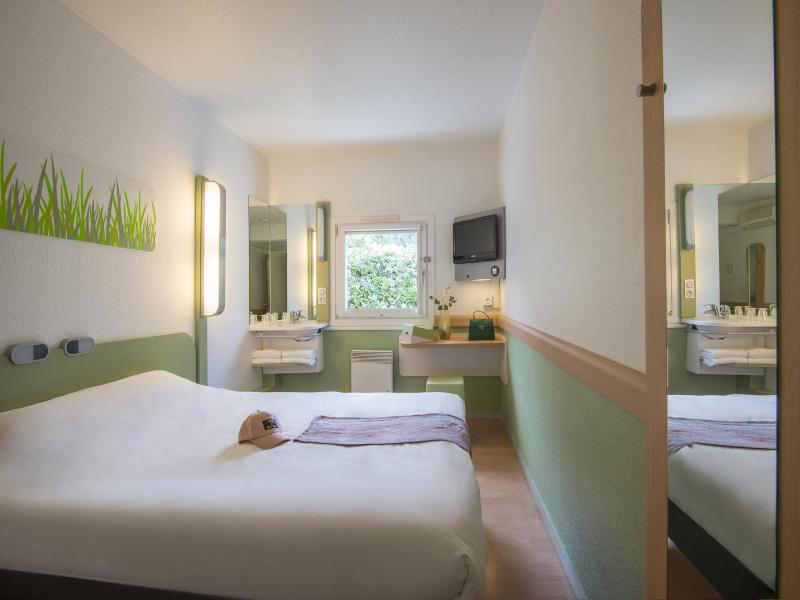 ibis budget Antibes Sophia Antipolis image