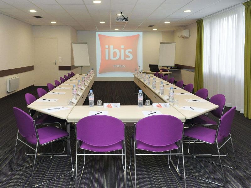 ibis Chartres Ouest Lucé image