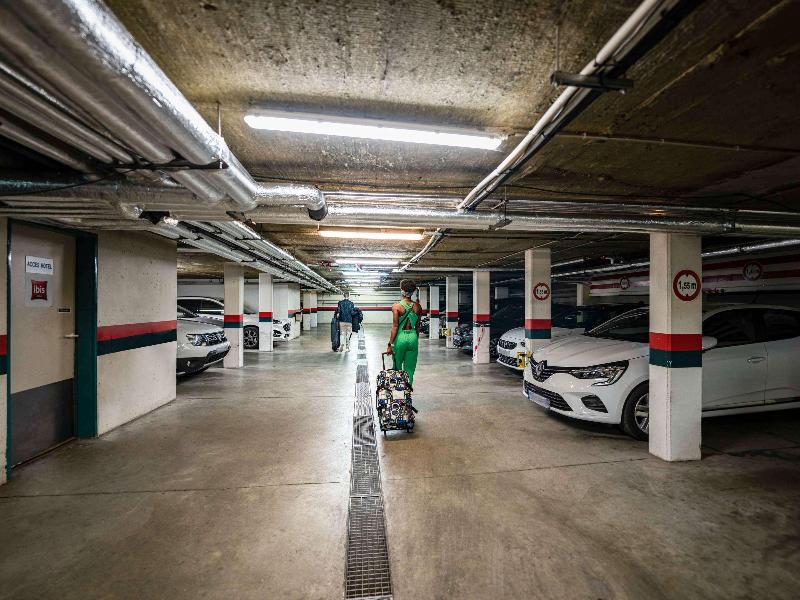 ibis Montargis image