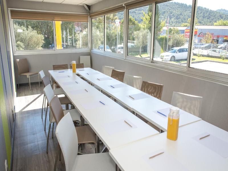 ibis budget Aubagne les Paluds Agora image