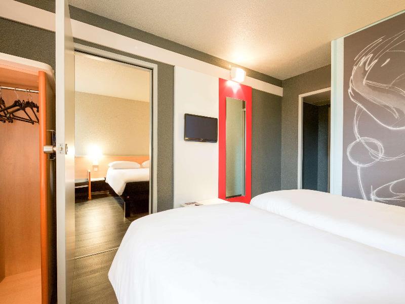 ibis Pau Lescar image