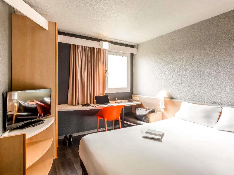 ibis Pau Lescar image