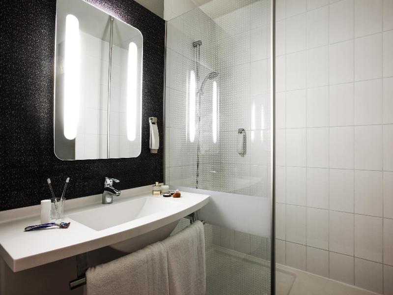 ibis Pau Lescar image