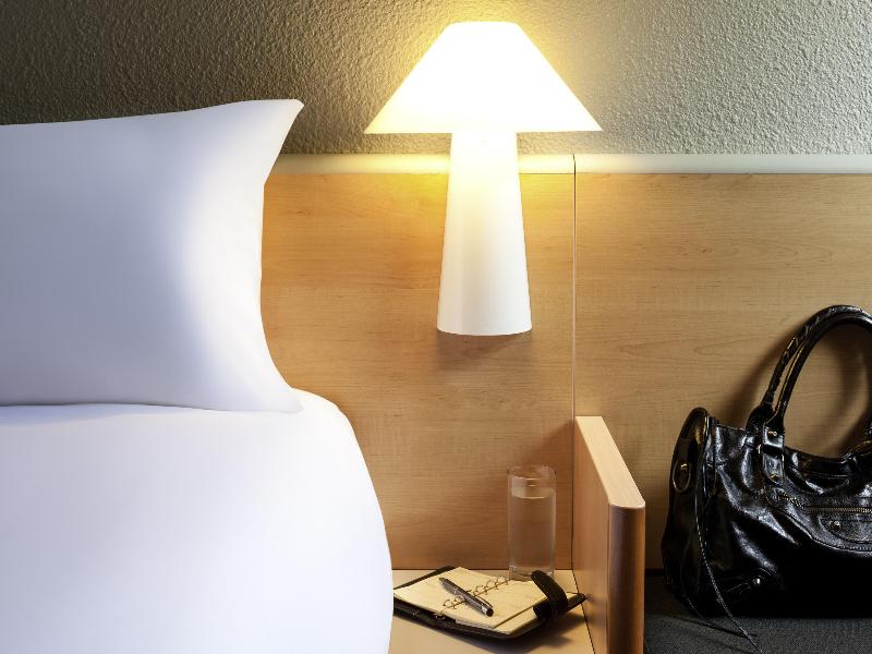 ibis Pau Lescar image