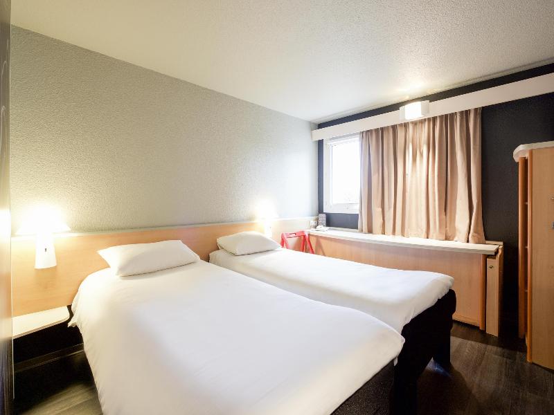 ibis Pau Lescar image