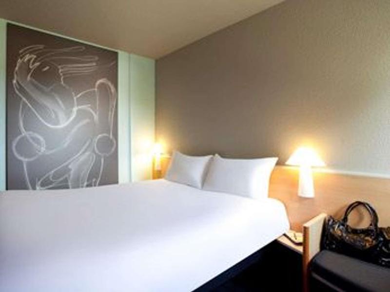 ibis Pau Lescar image