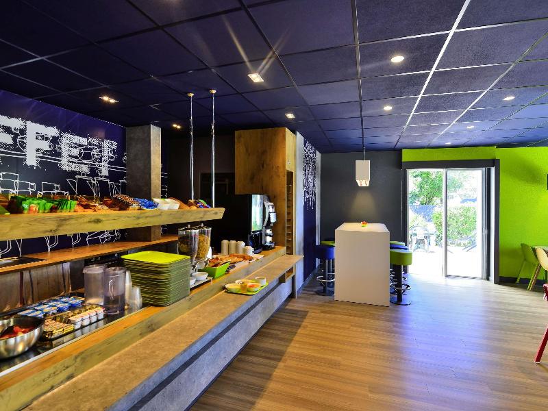 Ibis Budget Pau Lescar image