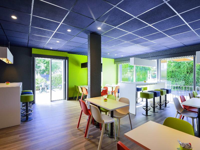 Ibis Budget Pau Lescar image