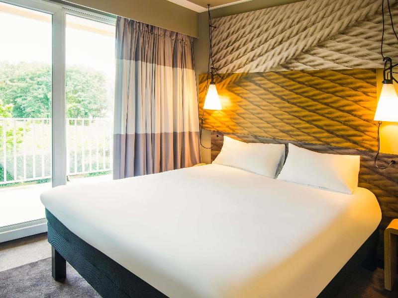 ibis Tarbes Odos image