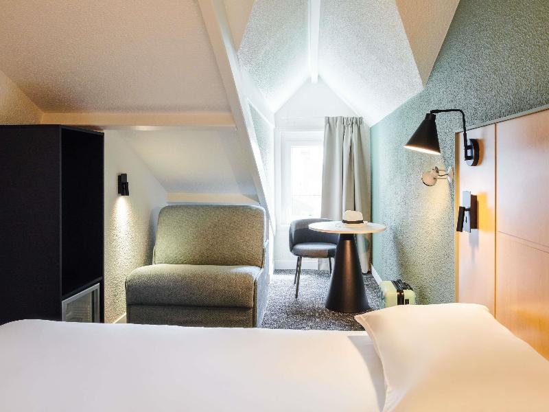 ibis La Roche sur Yon image