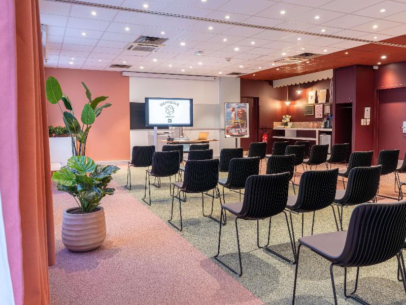ibis Lille Centre Gares image