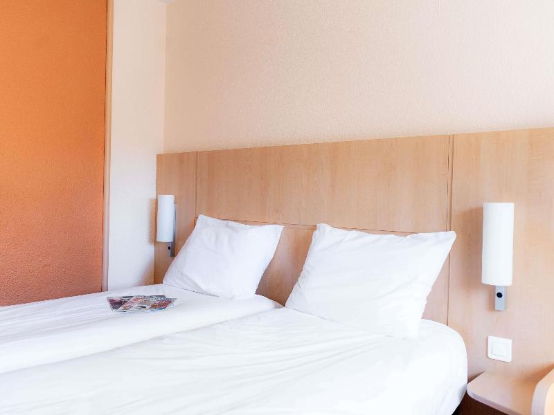ibis Lille Centre Gares image