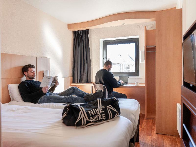 ibis Lille Centre Gares image