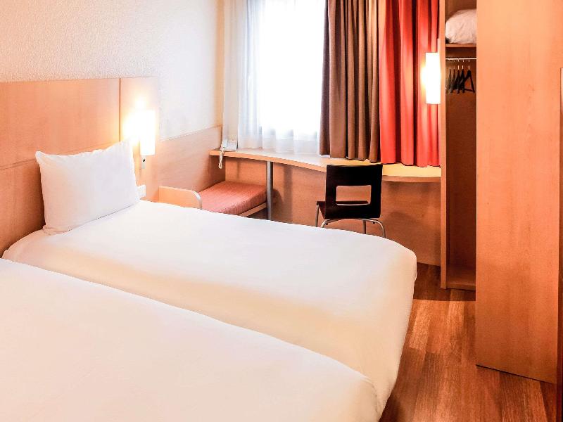 ibis Lille Centre Gares image