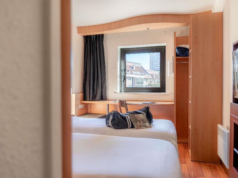 ibis Lille Centre Gares image