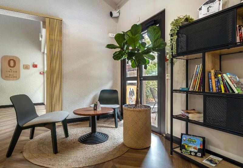 B&B HOTEL Niort Sud Venise Verte image