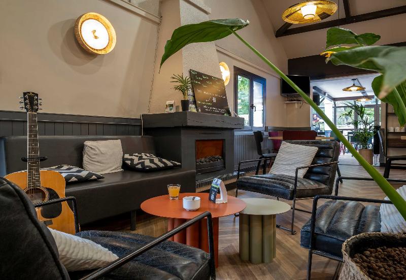 B&B HOTEL Niort Sud Venise Verte image