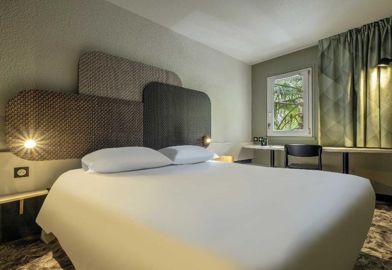 B&B HOTEL Niort Sud Venise Verte image
