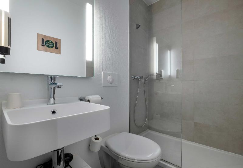 B&B HOTEL Niort Sud Venise Verte image