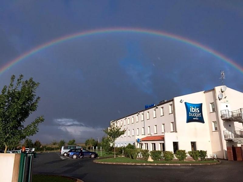 ibis budget Niort Est La Creche image