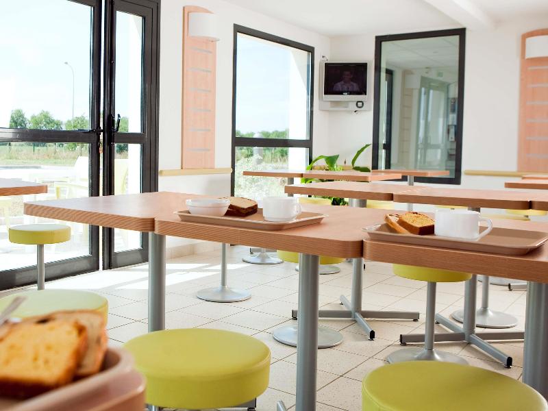 ibis budget Niort Est La Creche image