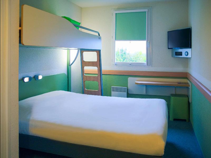 ibis budget Niort Est La Creche image