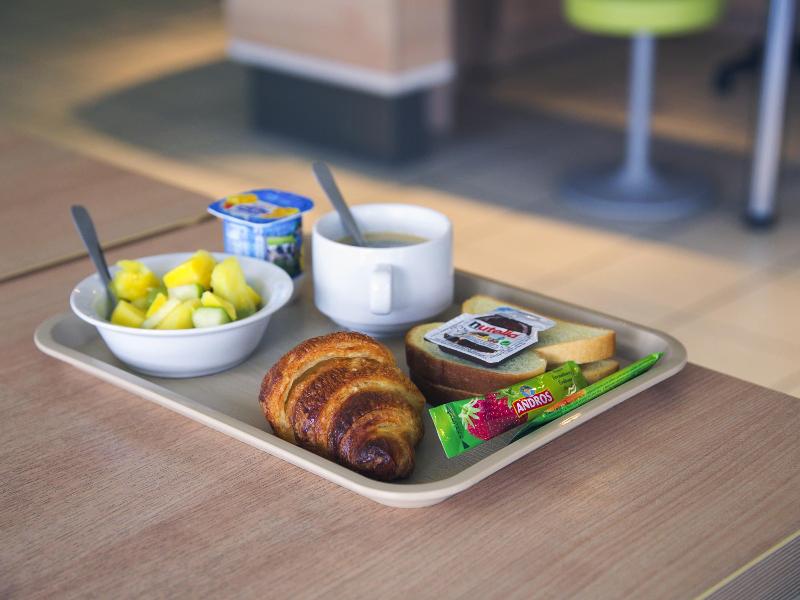 ibis budget Niort Est La Creche image