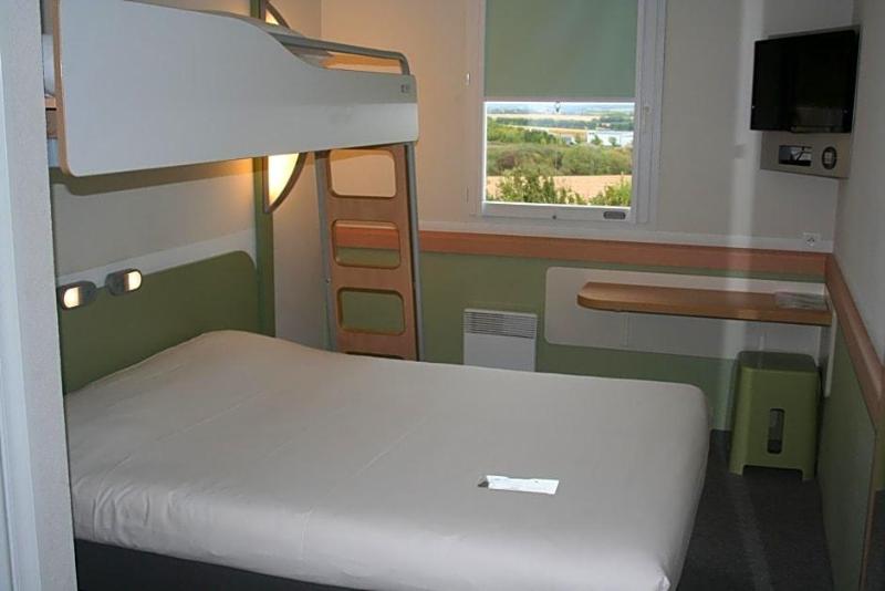ibis budget Niort Est La Creche image