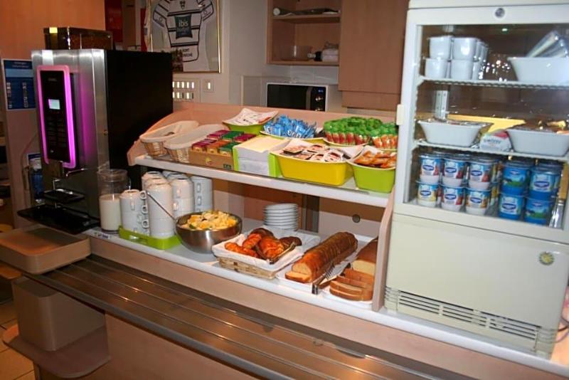 ibis budget Niort Est La Creche image
