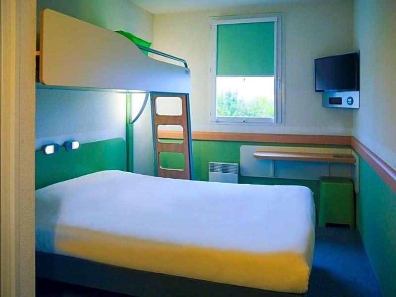 ibis budget Niort Est La Creche image