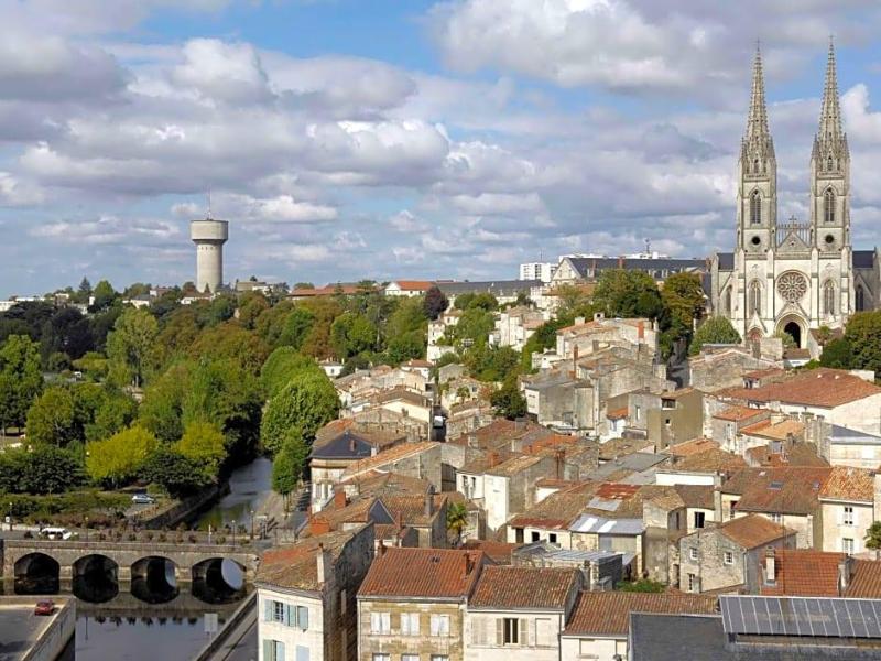 ibis budget Niort Est La Creche image