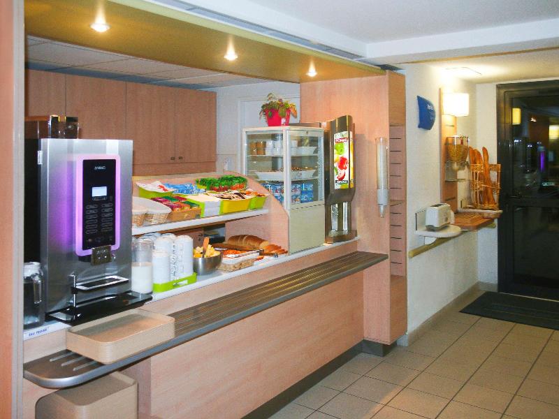 ibis budget Niort Est La Creche image
