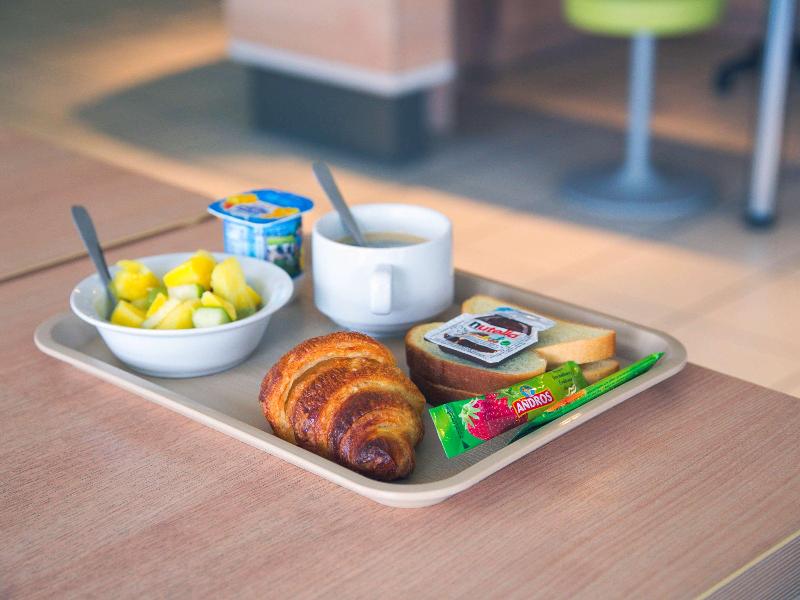 ibis budget Niort Est La Creche image